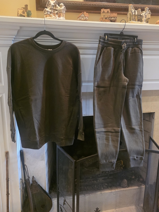 Zenana Outfitters Tops - Zenana Outfitters Dark Olive Women's Sweatshirt & Jogger Set